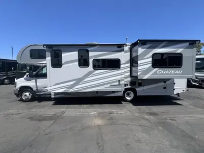 2027 Thor Motor Coach Chateau photo 22