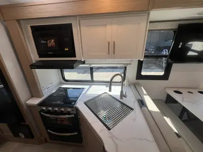 2027 Thor Motor Coach Chateau photo 9