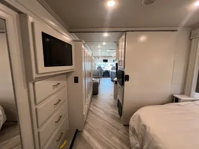 2026 Fleetwood Bounder photo 3
