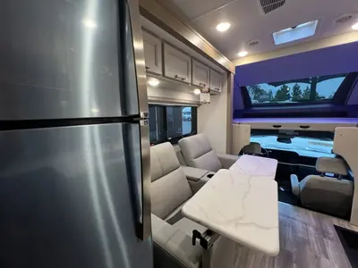 2027 Thor Motor Coach Magnitude photo 12