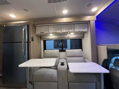 2027 Thor Motor Coach Magnitude photo 13