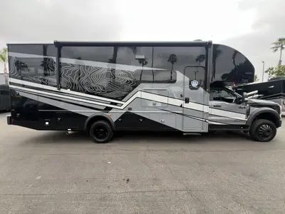 2027 Thor Motor Coach Magnitude photo 20