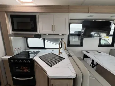 2027 Thor Motor Coach Chateau photo 7