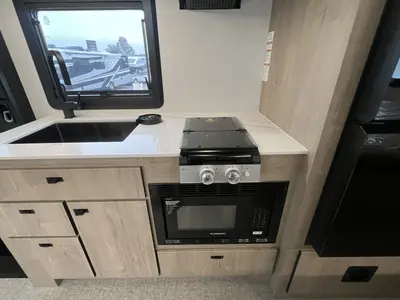 2026 Grand Design Lineage Series M photo 9