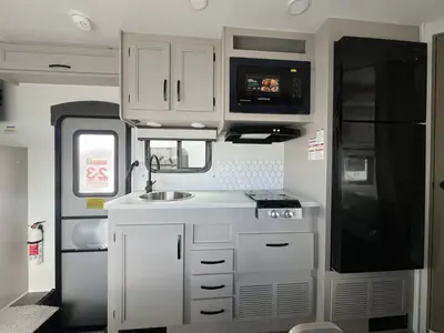 2027 Entegra Coach Odyssey SE photo 6