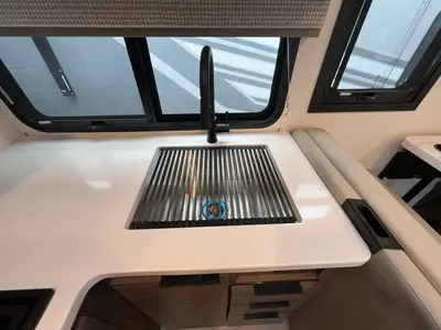 2027 Thor Motor Coach Quantum photo 8