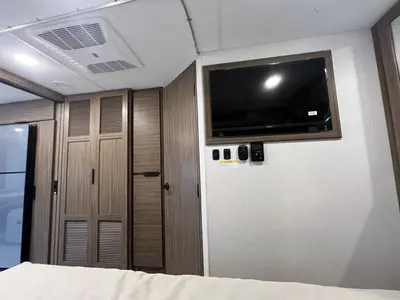 2027 Thor Motor Coach Quantum photo 14