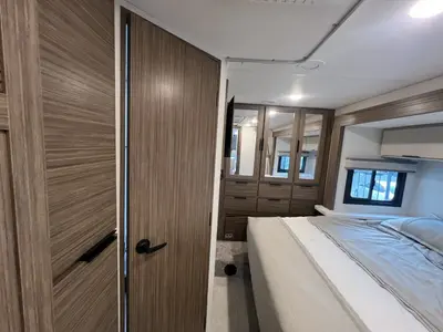 2027 Thor Motor Coach Quantum photo 15