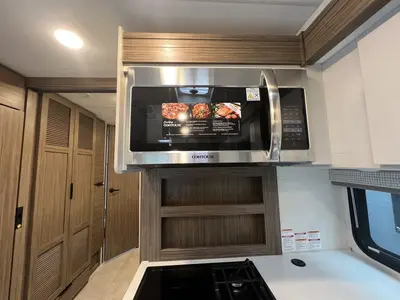 2027 Thor Motor Coach Quantum photo 10