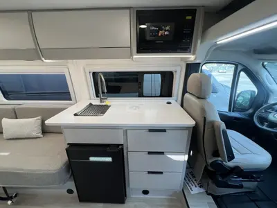 2027 Thor Motor Coach Tellaro photo 7