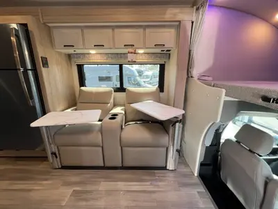 2027 Thor Motor Coach Omni photo 14