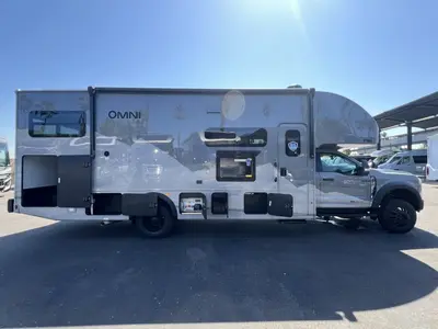 2027 Thor Motor Coach Omni photo 23