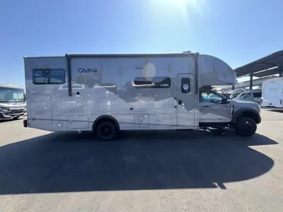 2027 Thor Motor Coach Omni photo 22