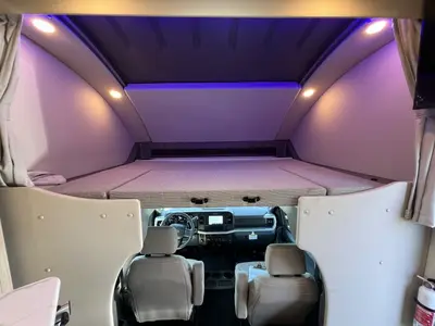 2027 Thor Motor Coach Omni photo 4