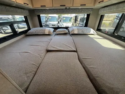2027 Thor Motor Coach Omni photo 15
