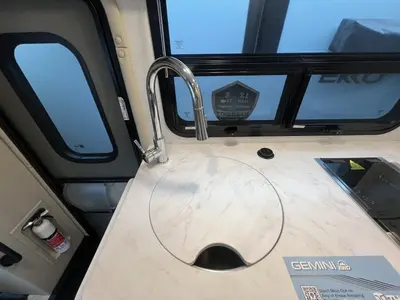 2027 Thor Motor Coach Gemini photo 8