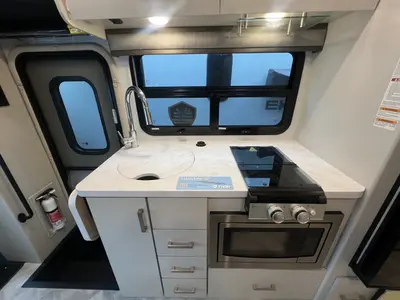 2027 Thor Motor Coach Gemini photo 7