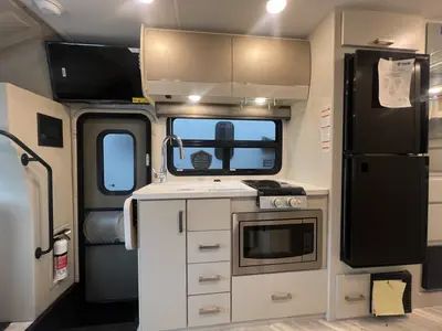2027 Thor Motor Coach Gemini photo 6