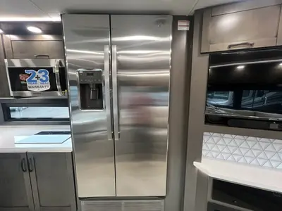 2027 Jayco Seneca photo 13