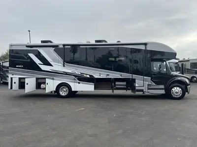 2027 Jayco Seneca photo 26
