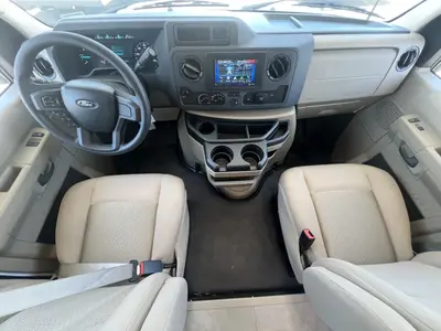 2027 Thor Motor Coach Quantum photo 2