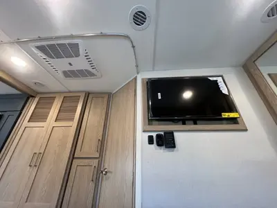 2027 Thor Motor Coach Quantum photo 16