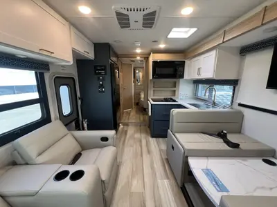 2027 Thor Motor Coach Quantum photo 5
