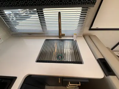2027 Thor Motor Coach Quantum photo 10