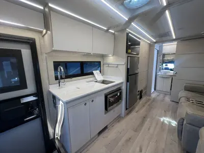 2027 Tiffin Motorhomes Wayfarer photo 5