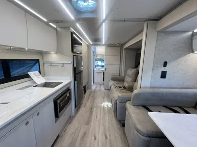 2027 Tiffin Motorhomes Wayfarer photo 4