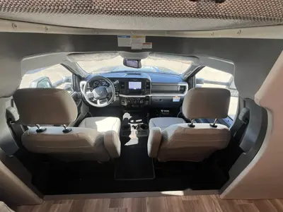 2027 Thor Motor Coach Magnitude photo 2