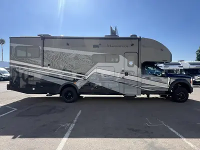 2027 Thor Motor Coach Magnitude photo 21