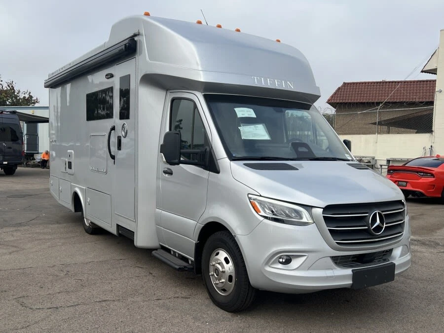 2027 Tiffin Motorhomes Wayfarer exterior
