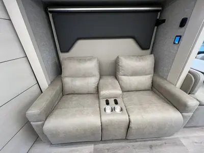 2027 Tiffin Motorhomes Wayfarer photo 11