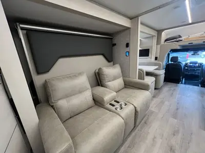 2027 Tiffin Motorhomes Wayfarer photo 10