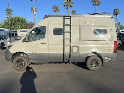 2027 Tiffin Motorhomes GH1 photo 16