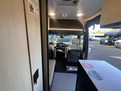 2027 Tiffin Motorhomes GH1 photo 4
