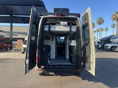 2027 Tiffin Motorhomes GH1 photo 2