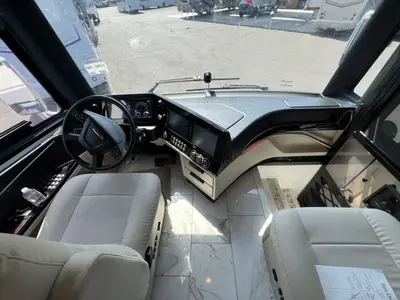 2027 Tiffin Motorhomes Allegro BUS photo 2