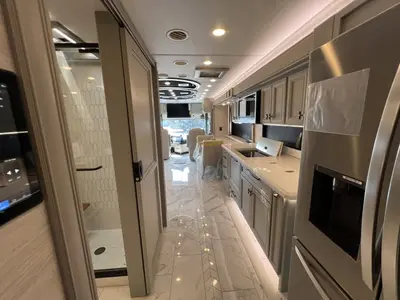 2027 Tiffin Motorhomes Allegro BUS photo 3