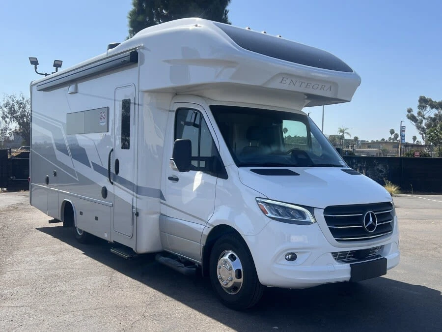 2027 Entegra Coach Qwest exterior