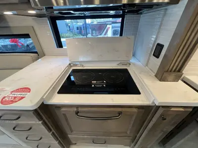 2027 Tiffin Motorhomes Allegro BAY photo 9