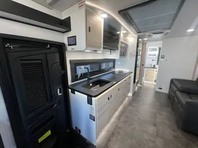 2027 Jayco Melbourne Prestige photo 5