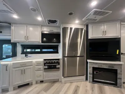 2027 Fleetwood Bounder photo 7