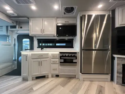 2027 Fleetwood Bounder photo 8