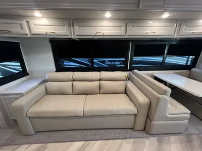 2027 Fleetwood Bounder photo 14
