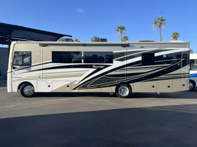 2027 Fleetwood Bounder photo 23