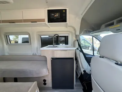 2027 Thor Motor Coach Talavera photo 7