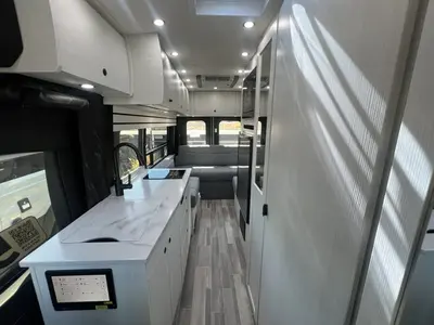 2027 Pleasure Way Ontour photo 5