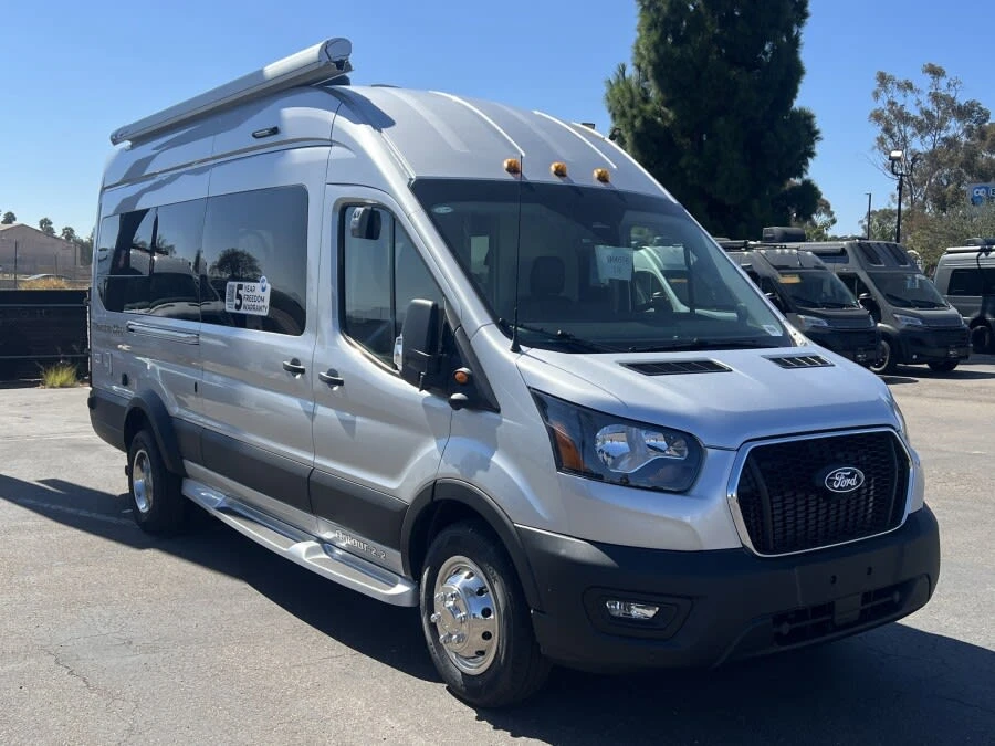 2027 Pleasure Way Ontour exterior